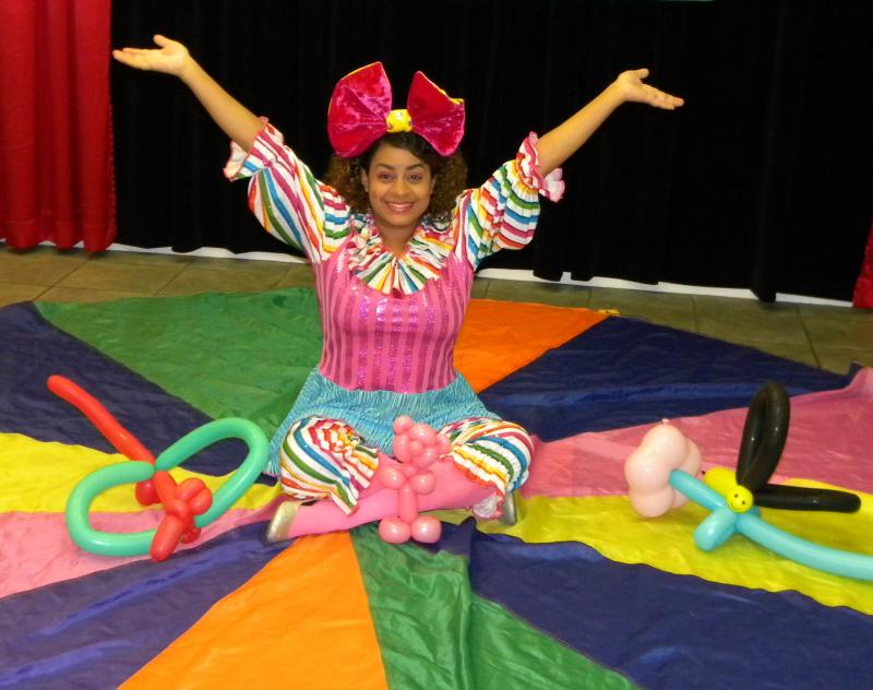 Glitzy the clown with balloons